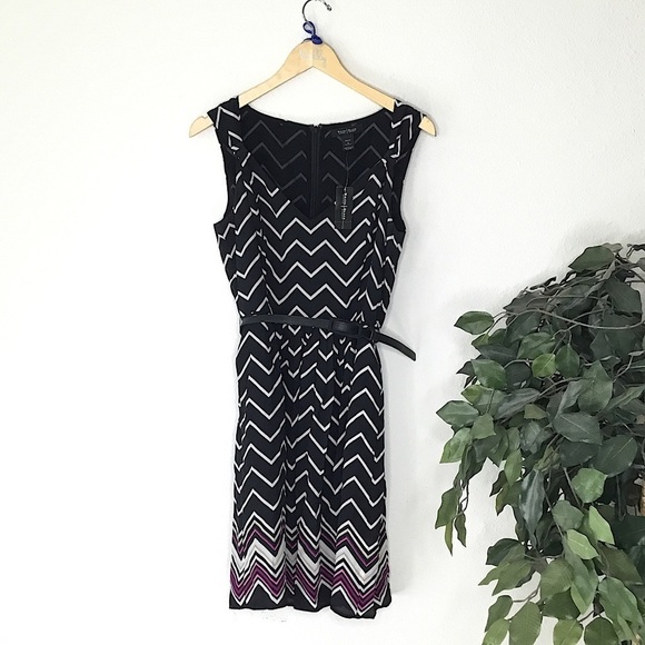NWT White House Black Market Silk Zig Zag Dress - Picture 1 of 9